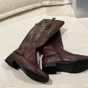 Brown fashion riding boots